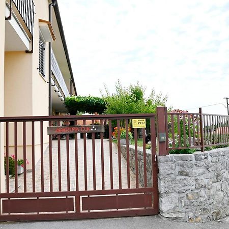 Apartma Cuk Dutovlje Exteriér fotografie